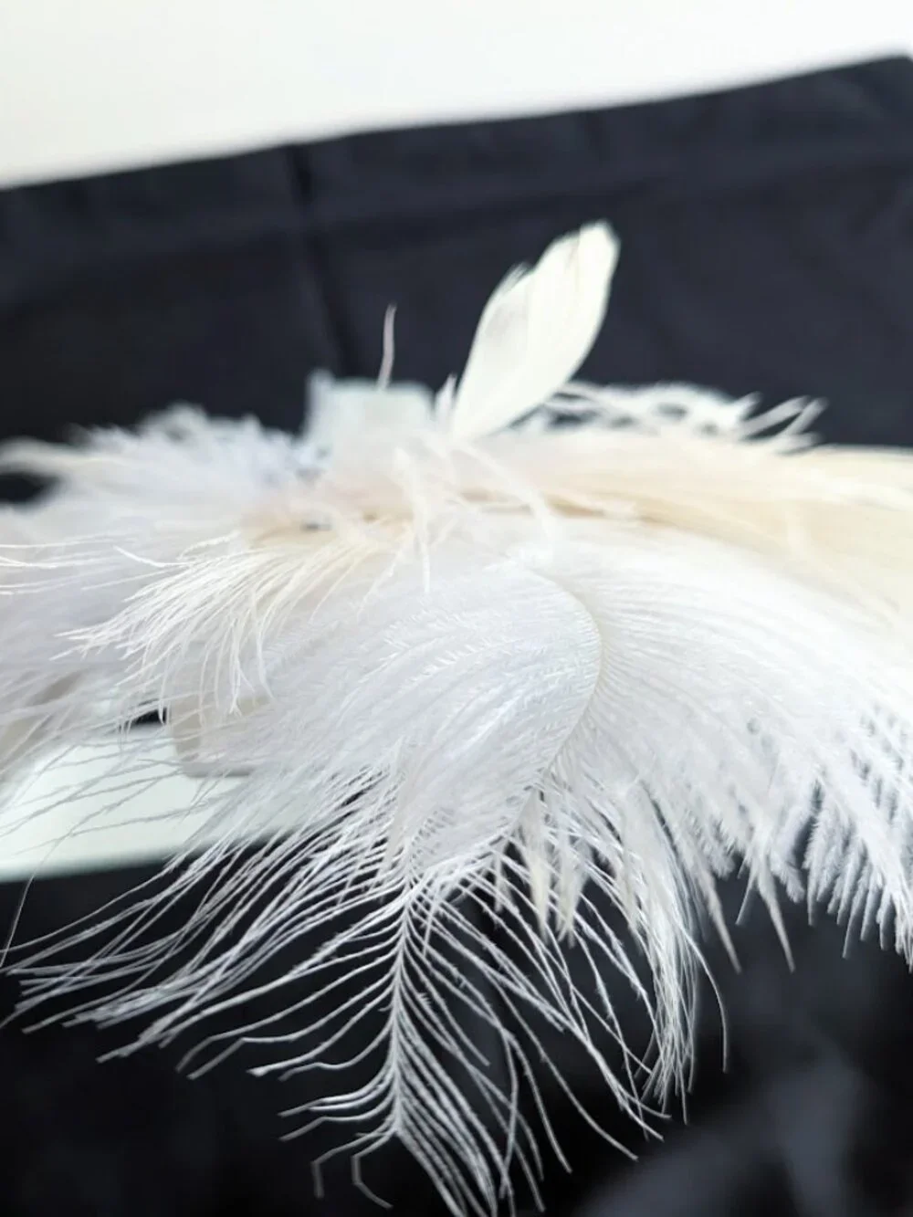 Vintage Style Bridal Feather Bouquet 1920s Ostrich Feather Fan - Picture 12 of 12